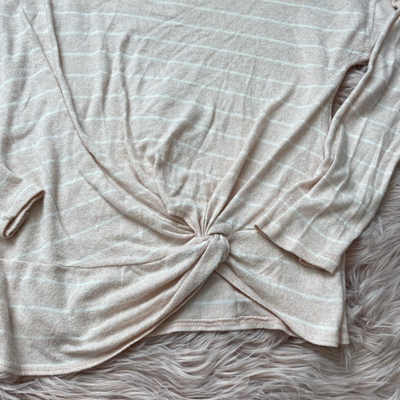 Women’s super soft sweater - Picture 2 of 3